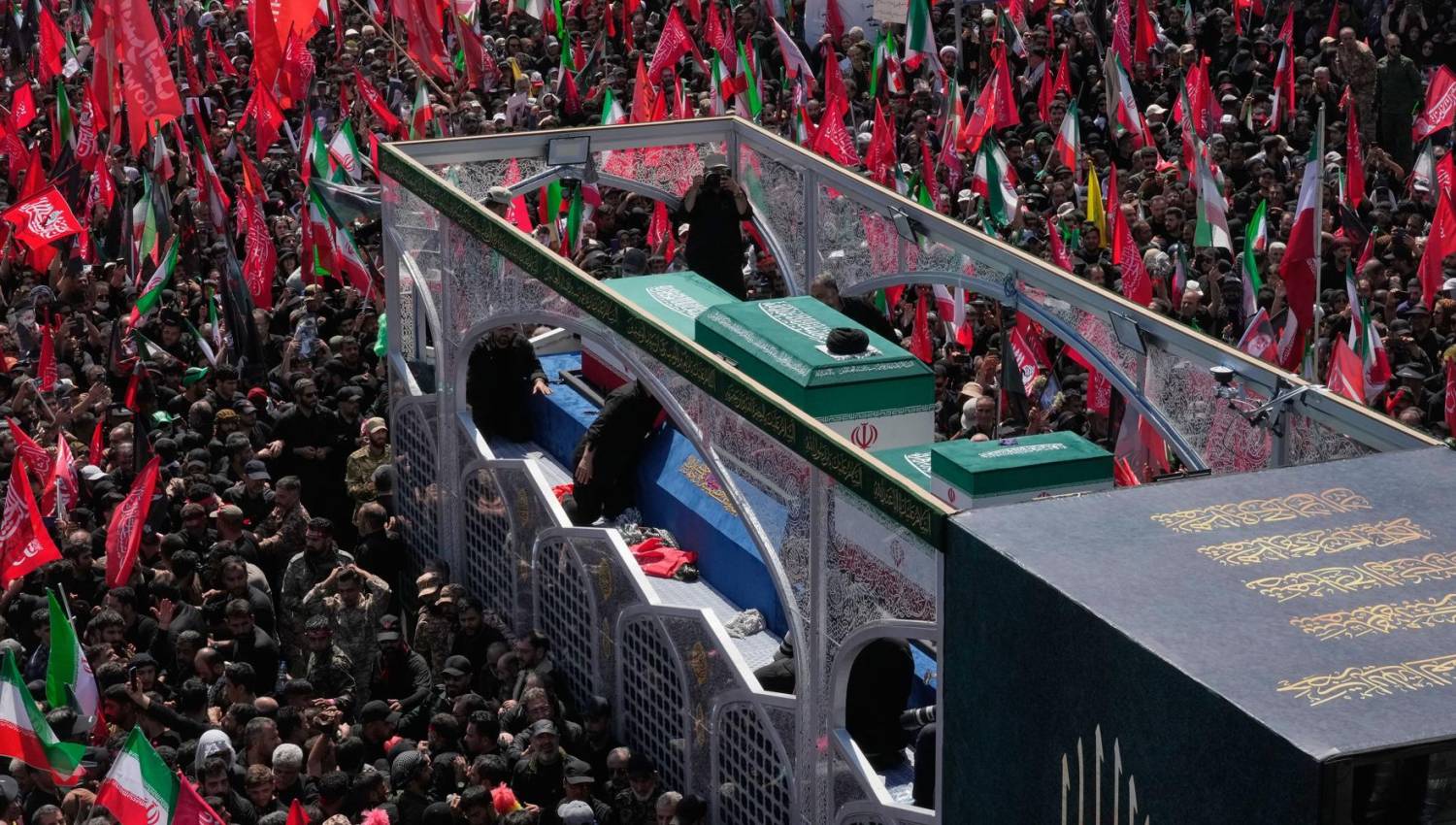 تشييع الإمام الخامنئي: الحشود المليونية ورسالة الجمهورية الإسلامية بعد الحرب