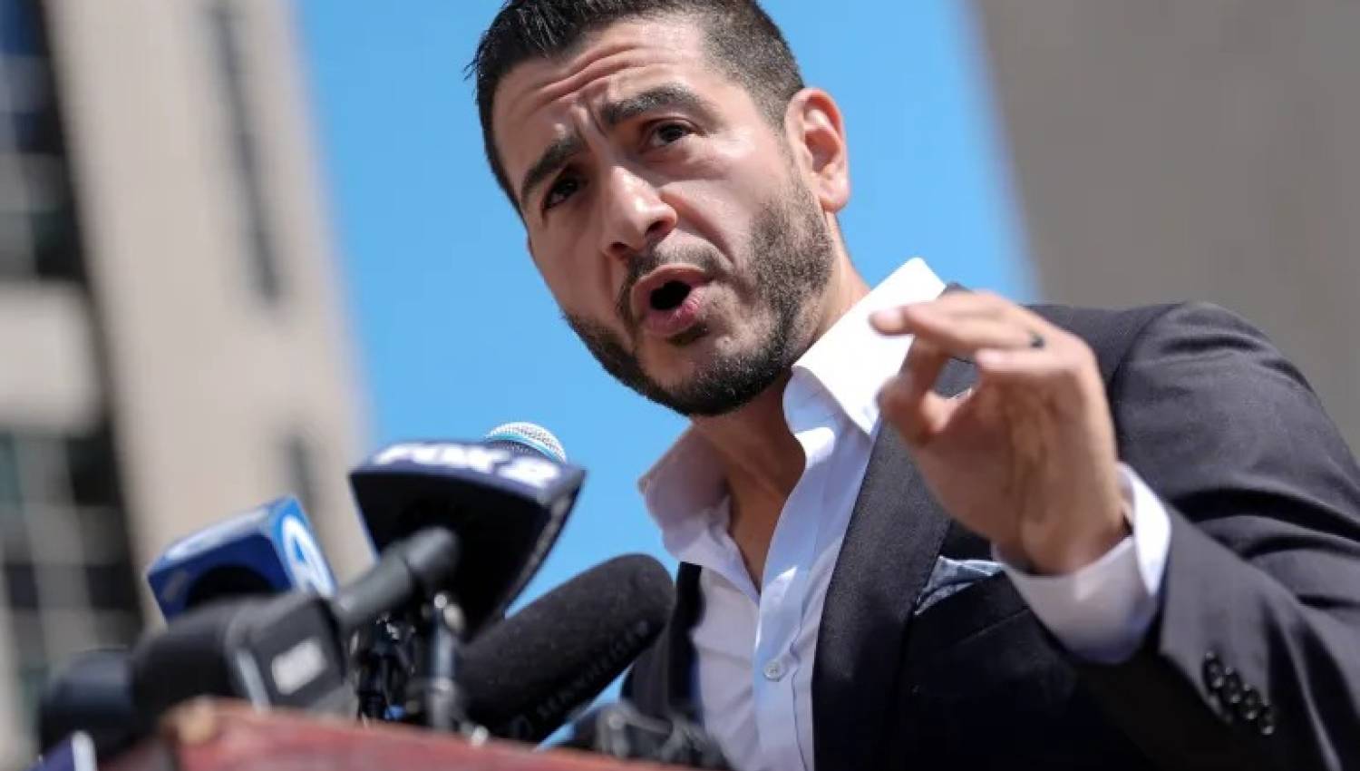 عبدول السيد يهزم اللوبي الإسرائيلي في الانتخابات التمهيدية بميشيغان
