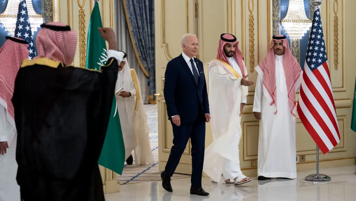 لماذا لا تستطيع الولايات المتحدة الانسحاب من السعودية؟