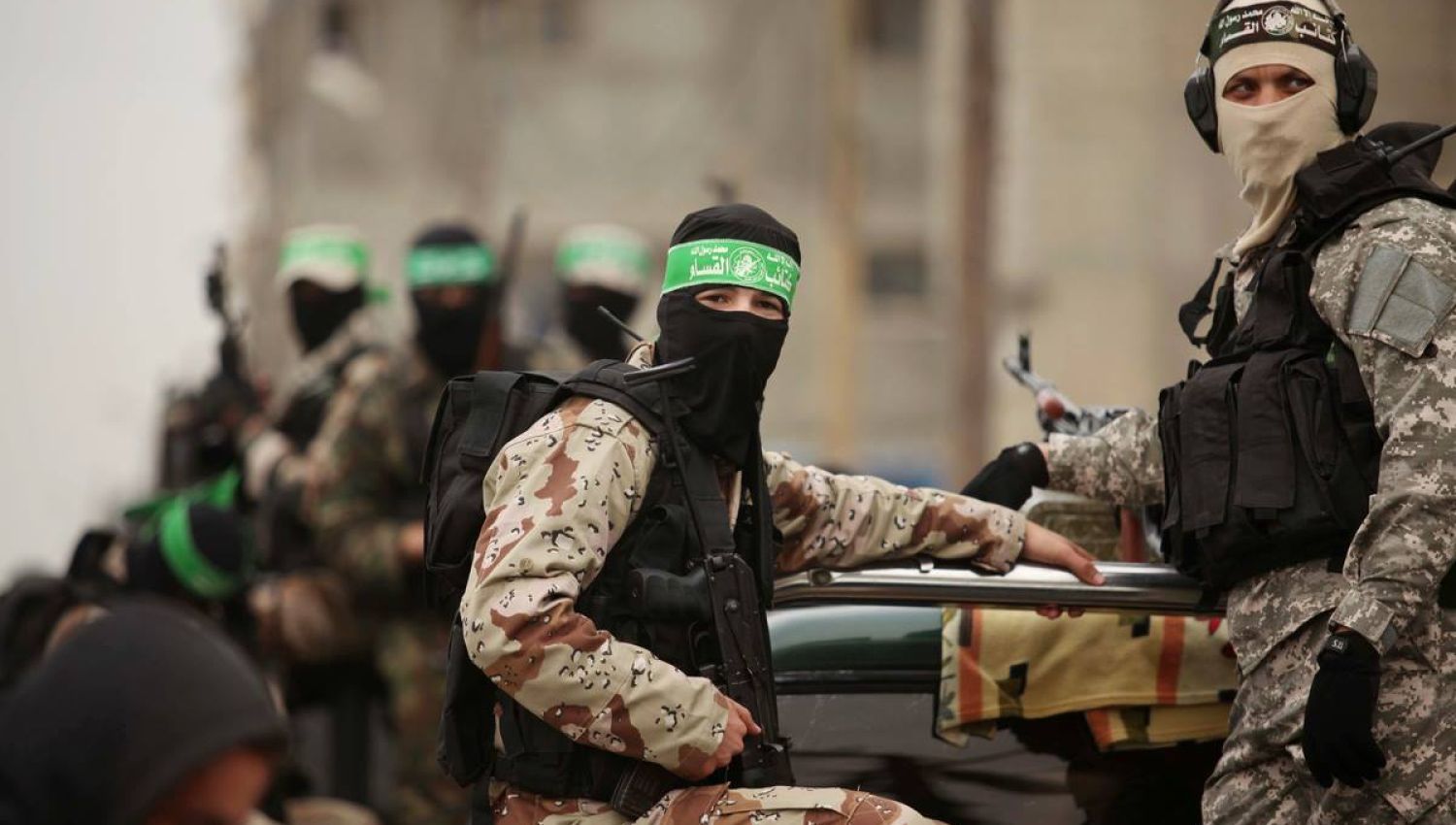 معاريف: إذا استمرينا بالوقوع في حفر تحفرها حماس سندفع أثماناً باهظة