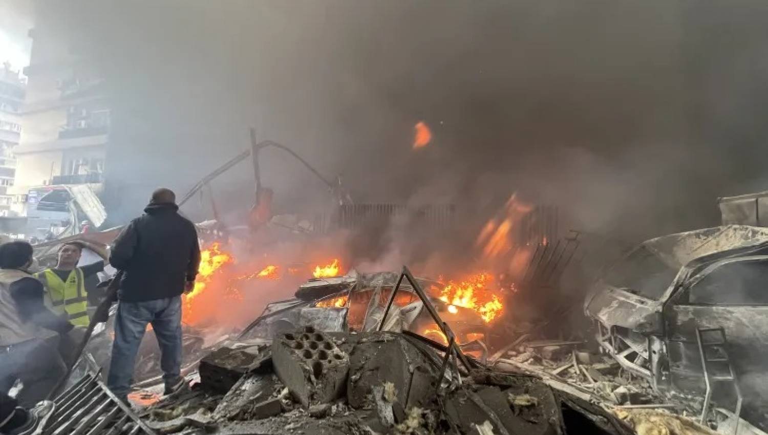 لبنان في قلب التفاوض الإيراني الأميركي... هدنة مشروطة بالنار وتصعيد إسرائيلي مستمر