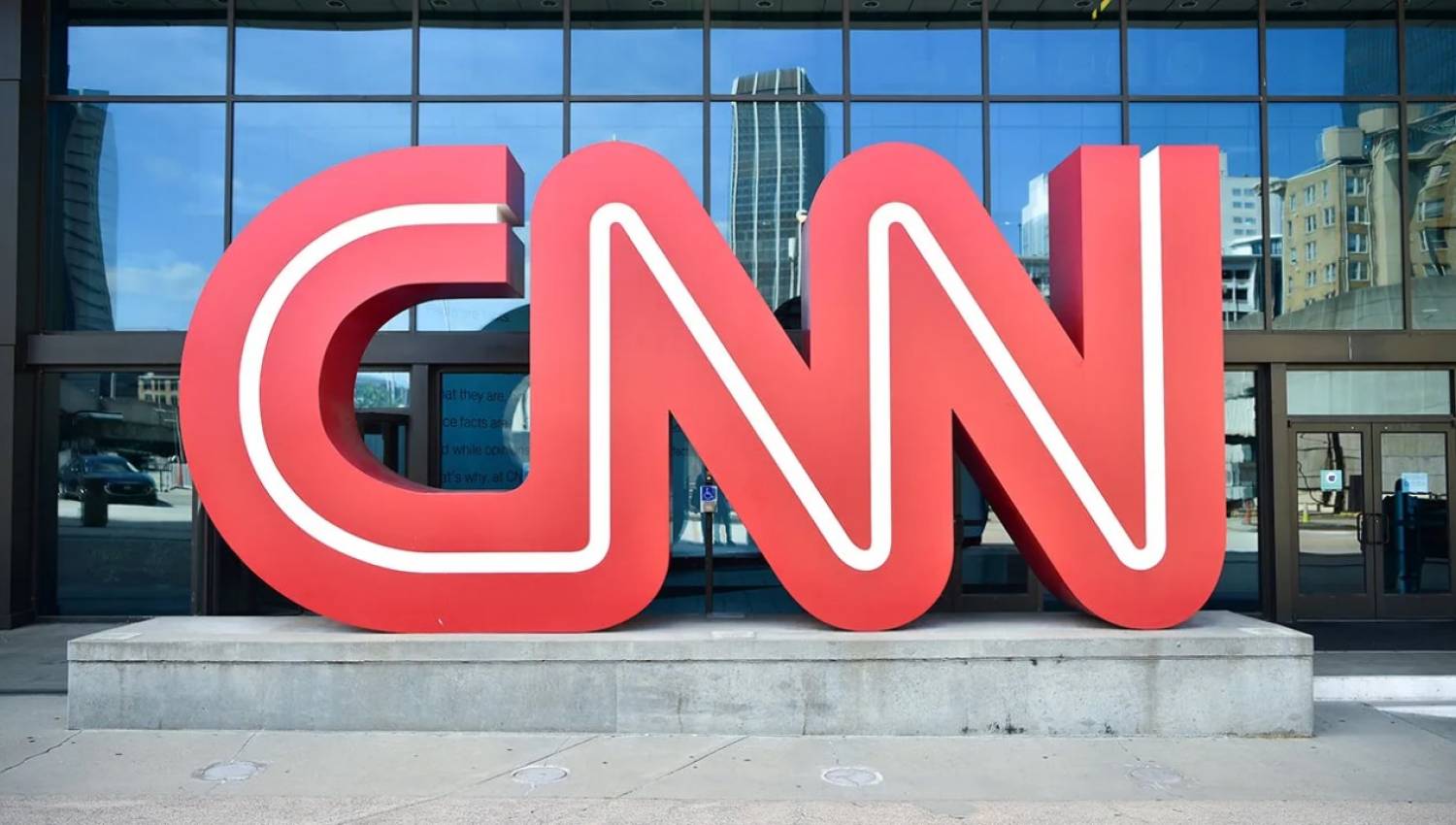 السلوك الإعلامي ل CNN في تغطيتها الحرب الإسرائيلية على لبنان