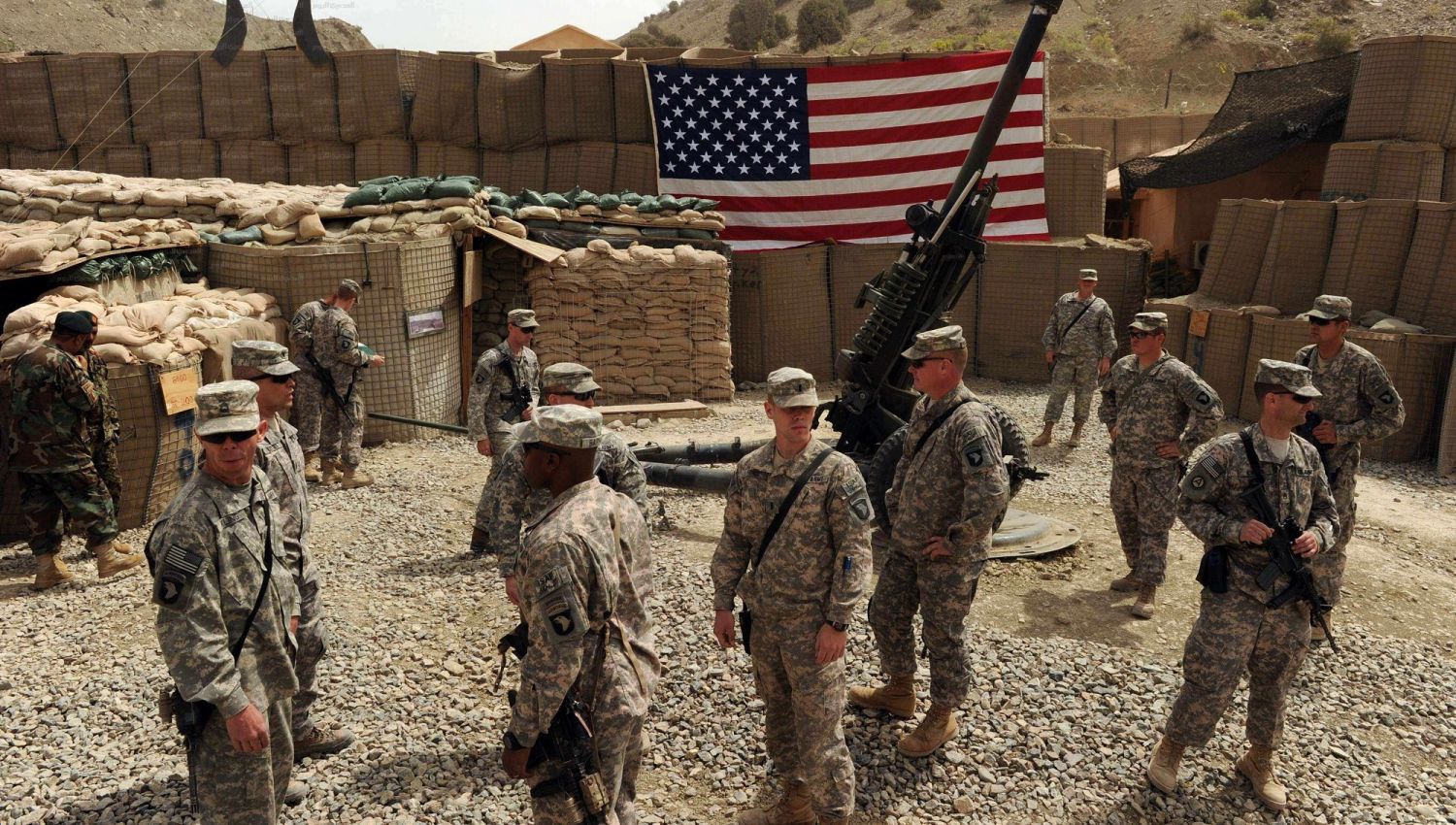 20 عامًا على غزو أفغانستان: أمريكا تنسحب مخلفة مئات الآلاف من الضحايا