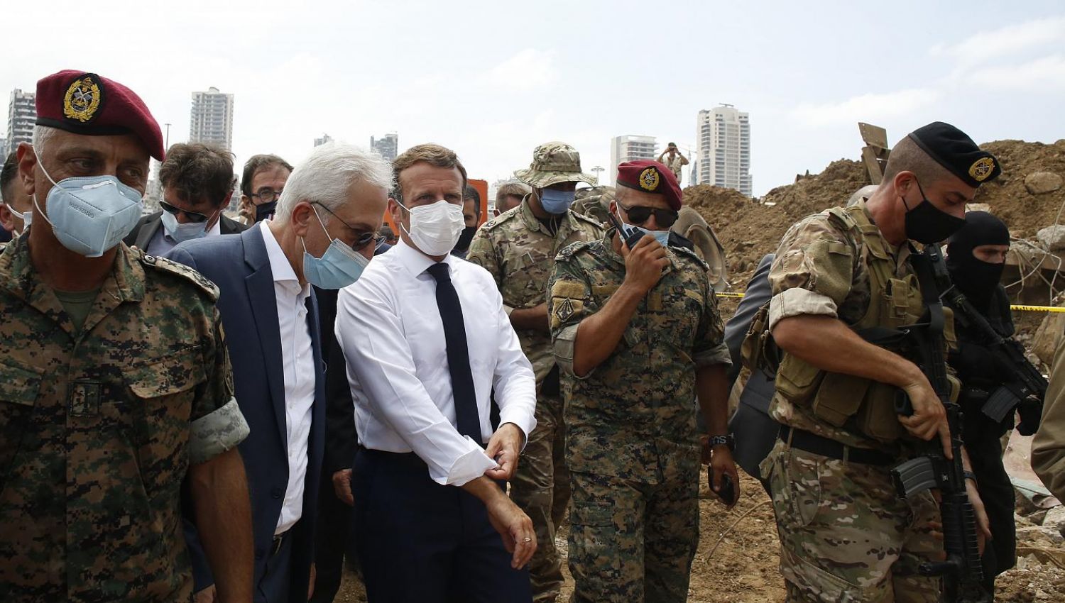 صحيفة فرنسية: في 4 آب...باريس قاطرة المساعدات الدولية للبنان 