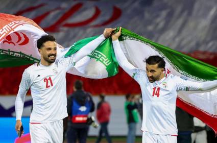 إيران تحمل "ميناب" إلى كأس العالم