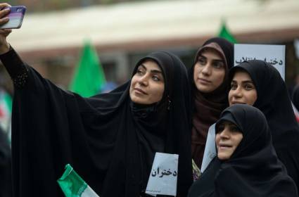 المرأة في إيران: مسار تطوري أسرع من الدول المجاورة