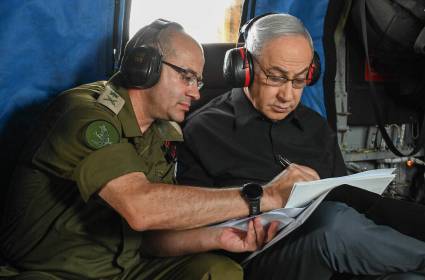 المرشح الأبرز لرئاسة الموساد: السكرتير العسكري لنتنياهو