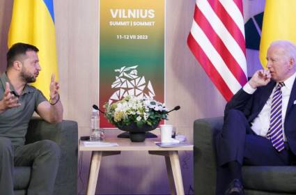 كوينسي: استراتيجية الولايات المتحدة للناتو فشلت