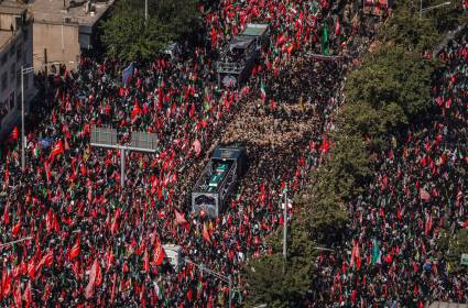 وسائل الإعلام العالمية تؤطّر أكبر جنازة في إيران باعتبارها استفتاءً جيوسياسياً