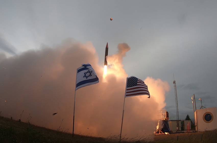 ذا انترسبت: خطوة جديدة لبايدن في دعم إسرائيل بالسلاح