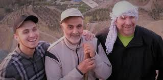 مع الشهيدين الحاج قاسم سليماني وجهاد مغنية